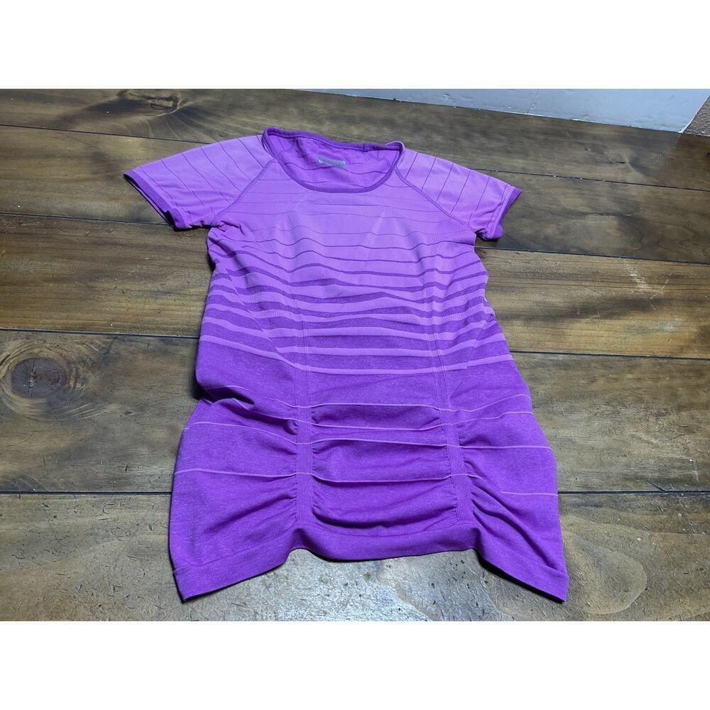 Athleta Fastest Track Stretch Tee Shirt Womens S Purple Short Sleeve Activewear